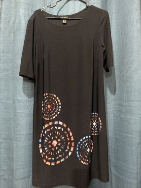 Black Short-Sleeve Graphic Circle Midi Dress